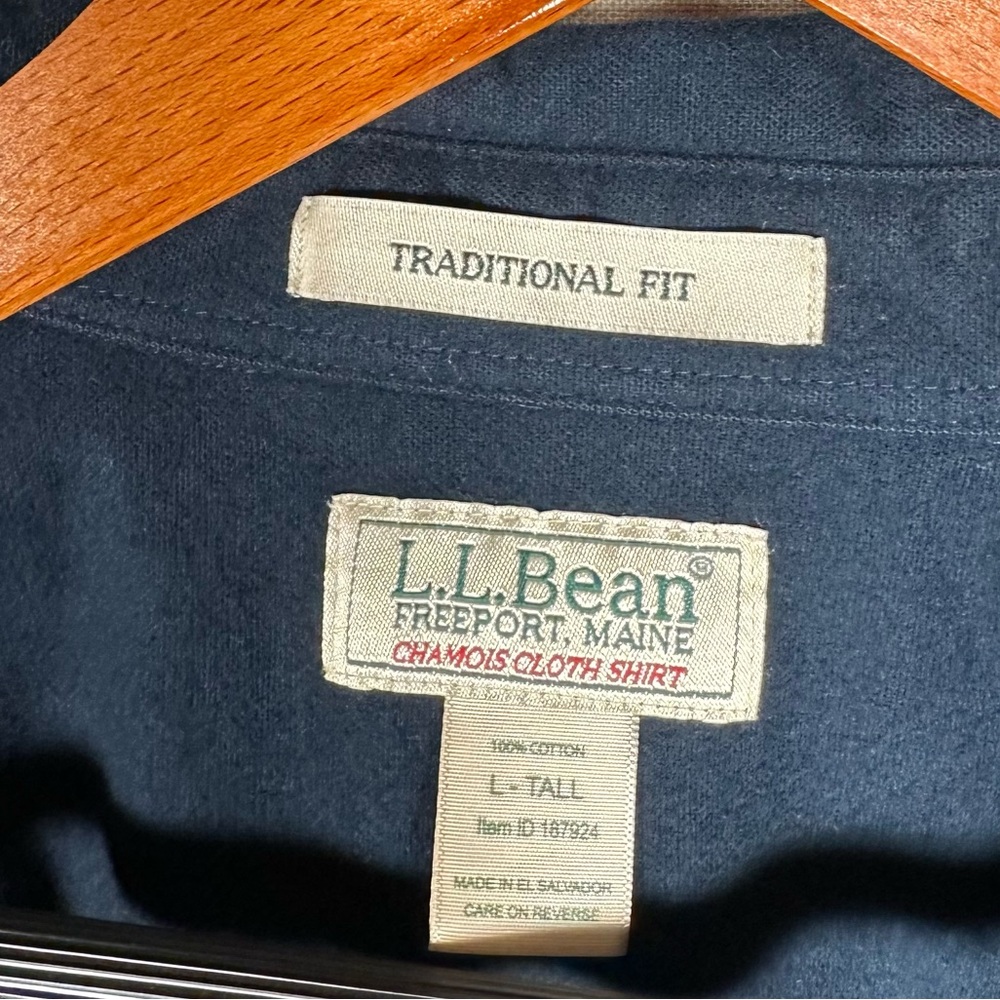 L.L.BEAN Heavy Chamois Cloth Flannel Traditional Fit Shacket in navy - Picture 9 of 10